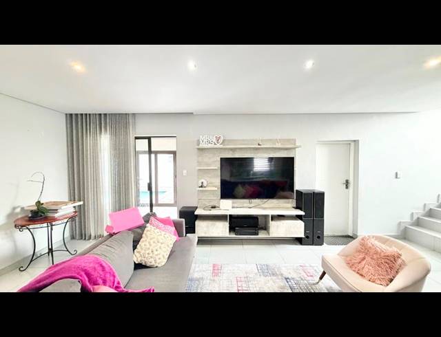4 BEDROOM HOUSE FOR SALE IN SUMMERFIELDS ESTATE
